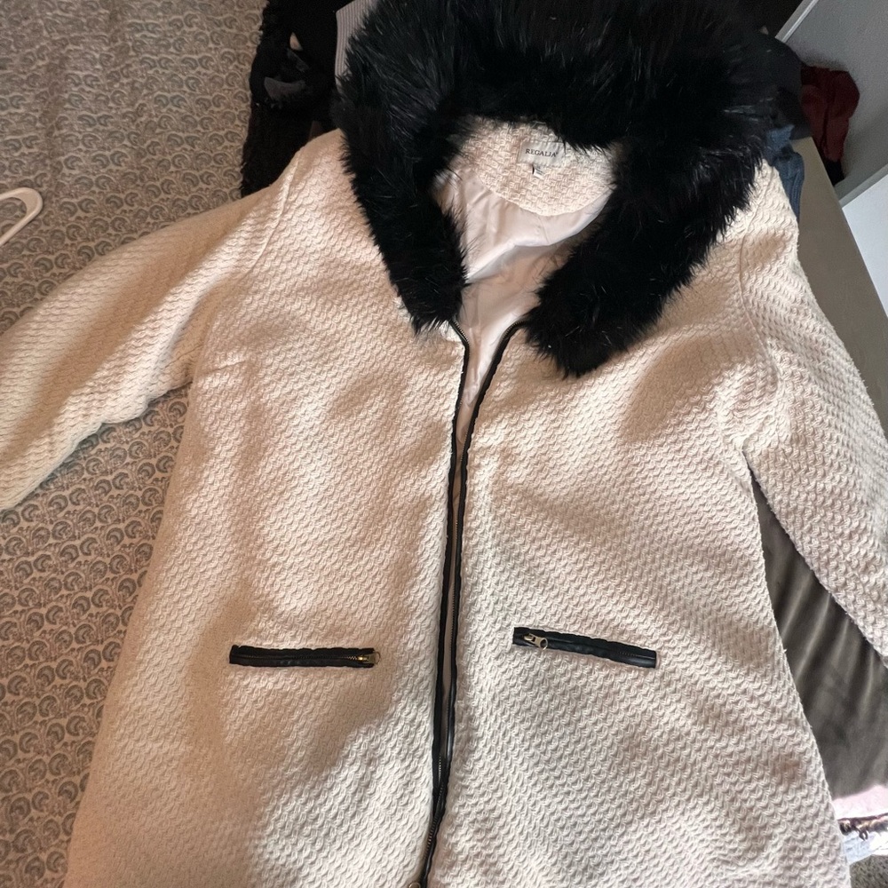 Alia Cream Teddy Jacket with Black Collar